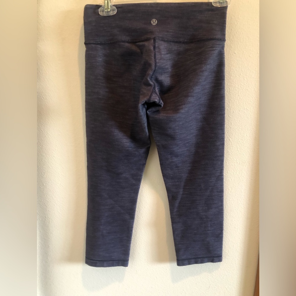 LULULEMON🌺THICK LEGGINGS - Picture 3 of 6